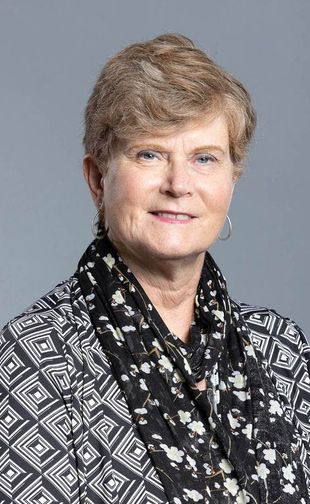Stephanie Schorow headshot