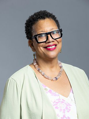 Gina Gayle headshot