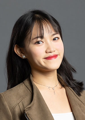 Eliza Yang smiling portrait.
