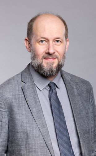 Aaron Walker headshot