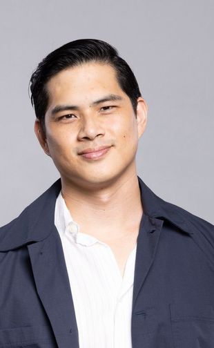 Alan Wu smiling portrait