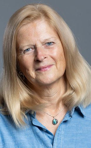 Sheila Sitomer smiling portrait.