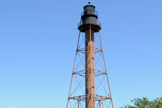 lighthouse_t.jpg