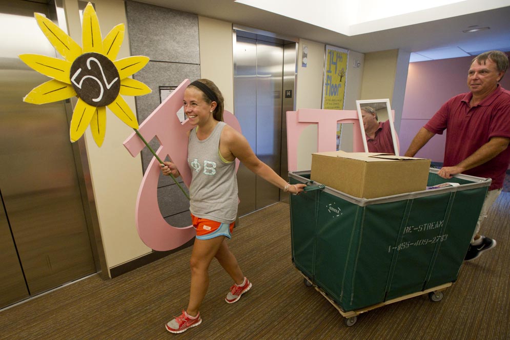 Boston University BU, move in 2014, Student Village 2, stuvi2, Gamma Phi Beta sorority