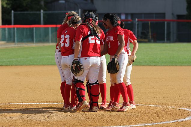 Photo of team on pitcher's mound