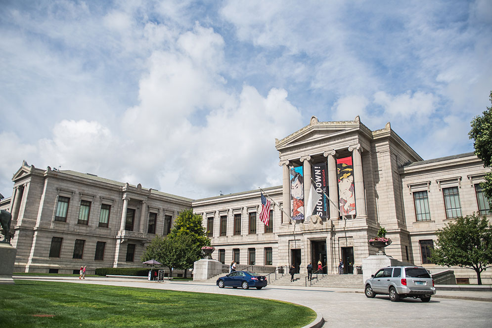 Front facade of the Museum of 美术 building