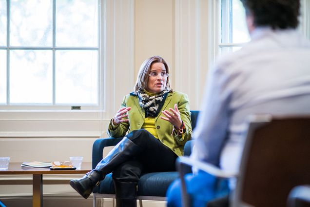 San Juan Mayor, Carmen Cruz, speaks to a group of students