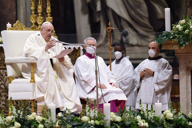 ROME, ITALY - FEBRUARY 02: Pope Francis leads a mass on the world Day of Consacrated life at St. Peter's Basilica, on February 02, 2022 in Rome, Italy. Pope Francis leads a Holy Mass with the members of the Institutes of Consecrated Life and Societies of Apostolic Life to celebrate the 26th World Day For Consecrated Life. (Photo by Eric Vandeville/Vatican Pool - Corbis/Getty Images)