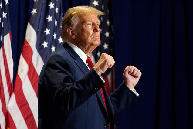 Photo: Donald Trump on stage at a presidential rally