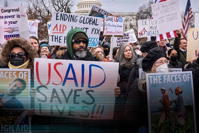 Photo: Protesters in favor of USAID in Washington DC