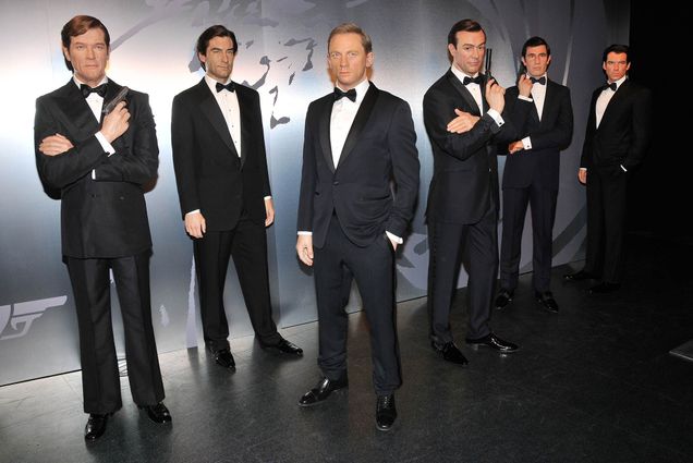 Photo: (L-R) James Bond Wax Figures - Roger Moore, Timothy Dalton, Daniel Craig, Sean Connery, George Lazinby and Peirce Brosnan at the unveiling of All Six James Bonds In Wax at Madame Tussauds Hollywood in Hollywood, CA