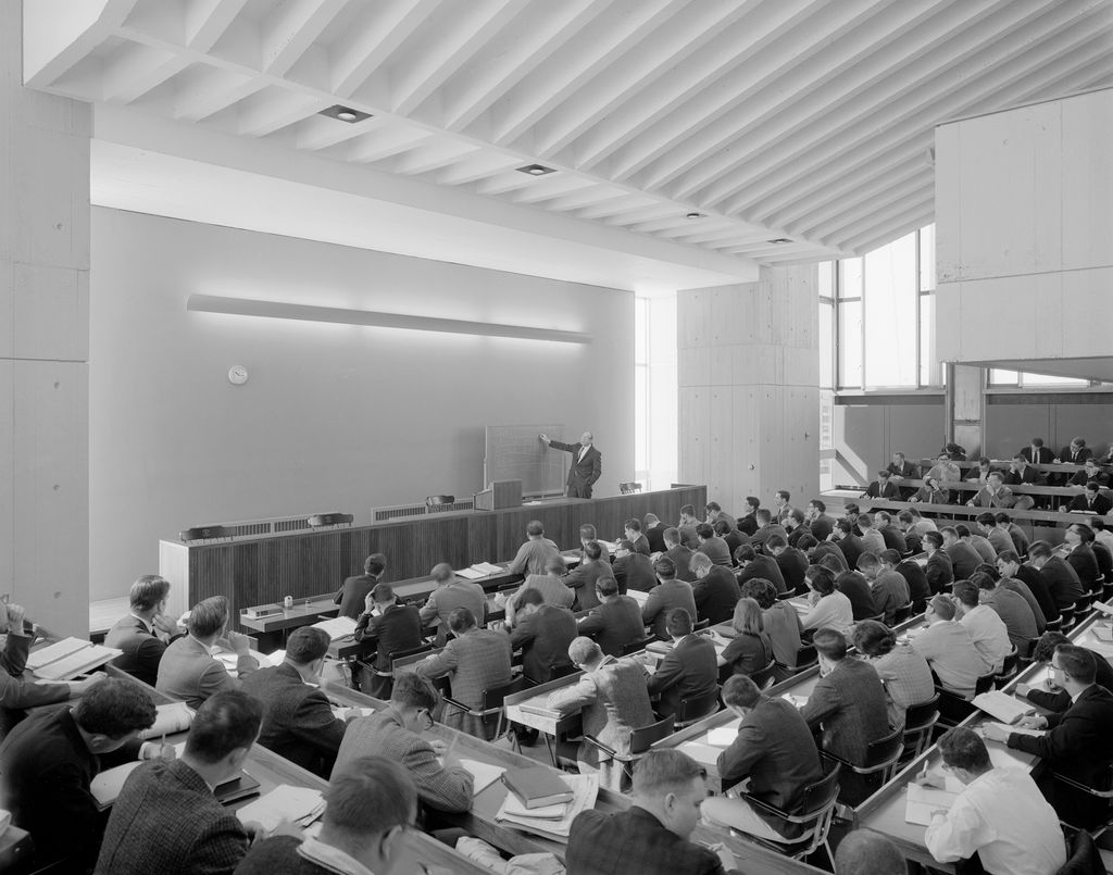 Professor William Schwartz, who will later serve as dean, leads the first class taught in the BU Law tower in 1964