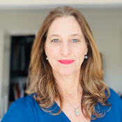 Headshot of Claudia Fiks, MS, Arts Administration; Graduate Certificate, Fundraising Management (MET’16)