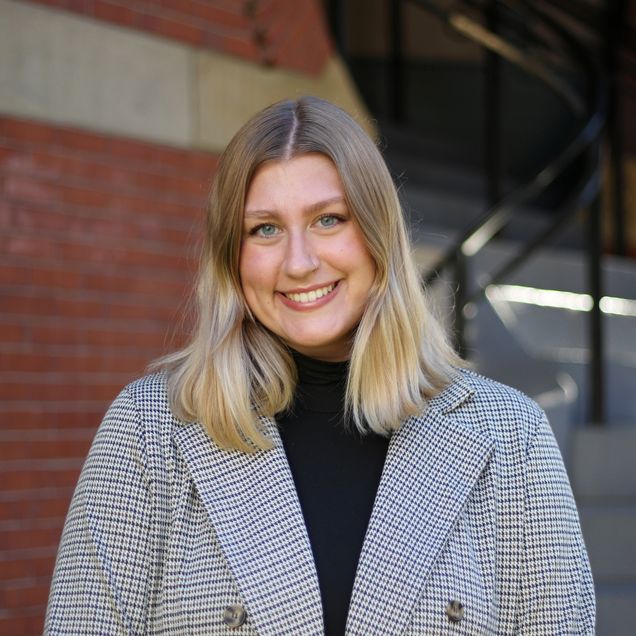 Headshot of Lindsay Kastner