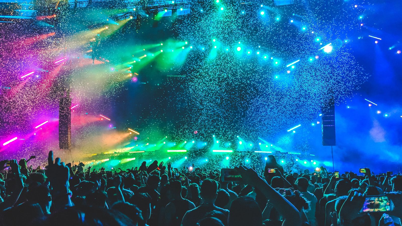 crowd-at-concert