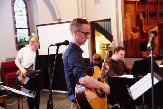 worship praise band
