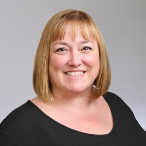 Headshot of Emily Glen-Smith