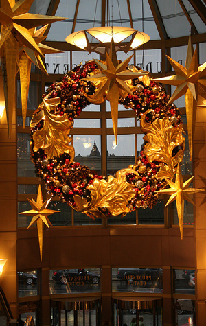 Prudential Center Boston at Christmas Boston University BU, things to do in Boston, Faneuil Hall, downtown Boston, holiday activities theatre concerts events, christmas light show