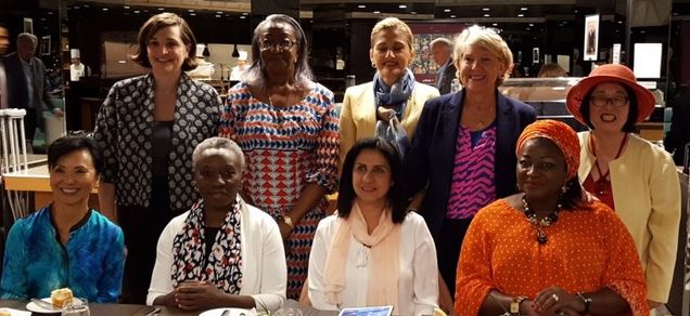 IIC-Members-with-Sandra-Pepera_NDI-Director_WoMN-002