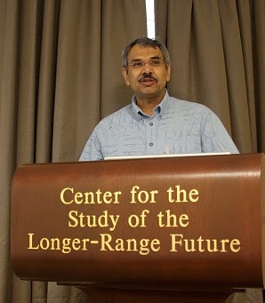 Dr. Rajan Gupta speaks at Pardee House